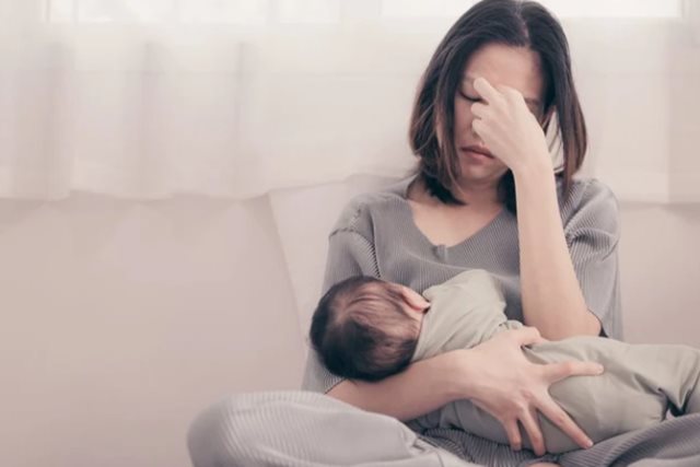 Phụ nữ mang thai bị ốm nghén nặng nên cảnh giác với nguy cơ trầm cảm sau sinh